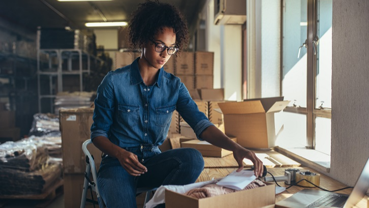 11 Best Dropshipping Website Builders & Solutions in 2025